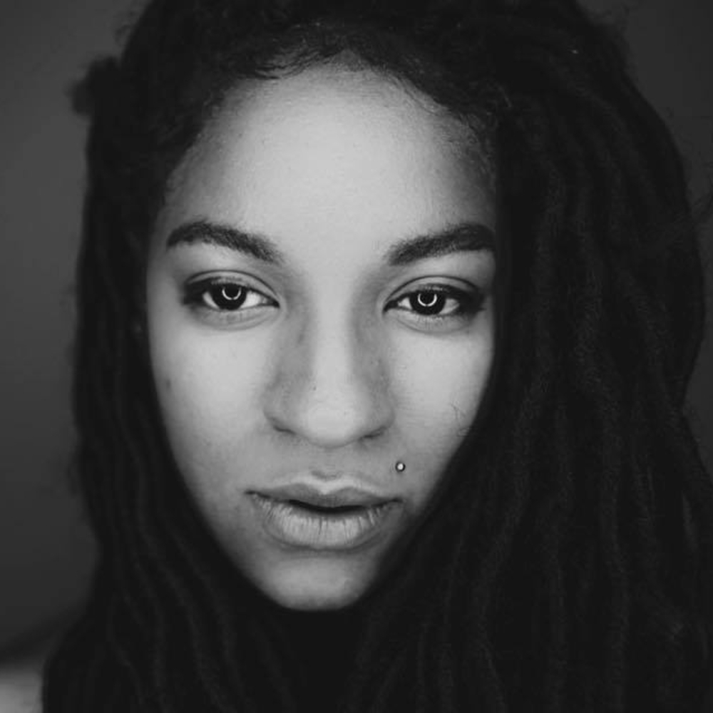 Meet your Posher, Denishea